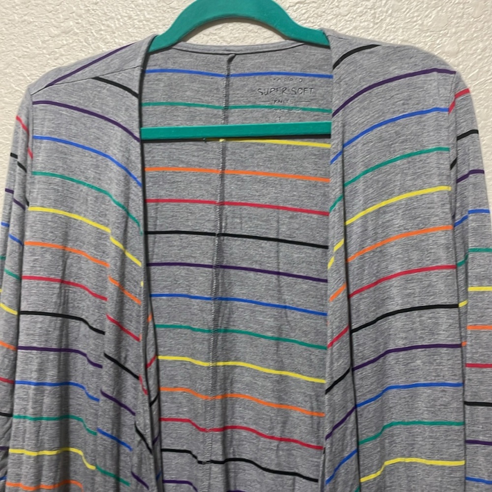 Torrid Super Soft Knits Women's Gray & Striped Sweater. Good Condition. Size 1. - Picture 2 of 10